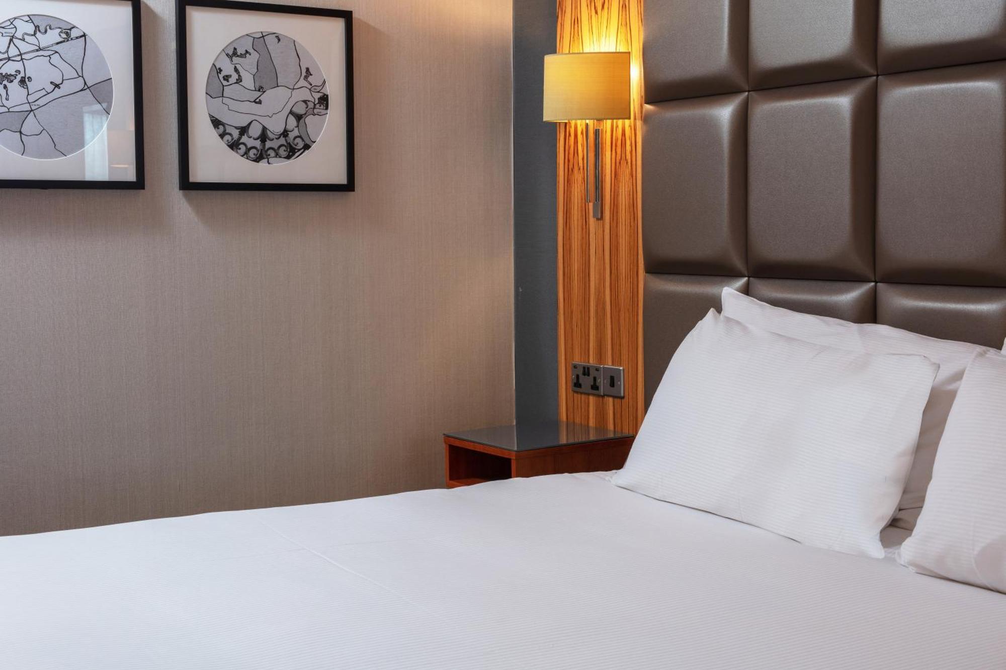 The Park Royal Hotel & Spa Warrington Room photo