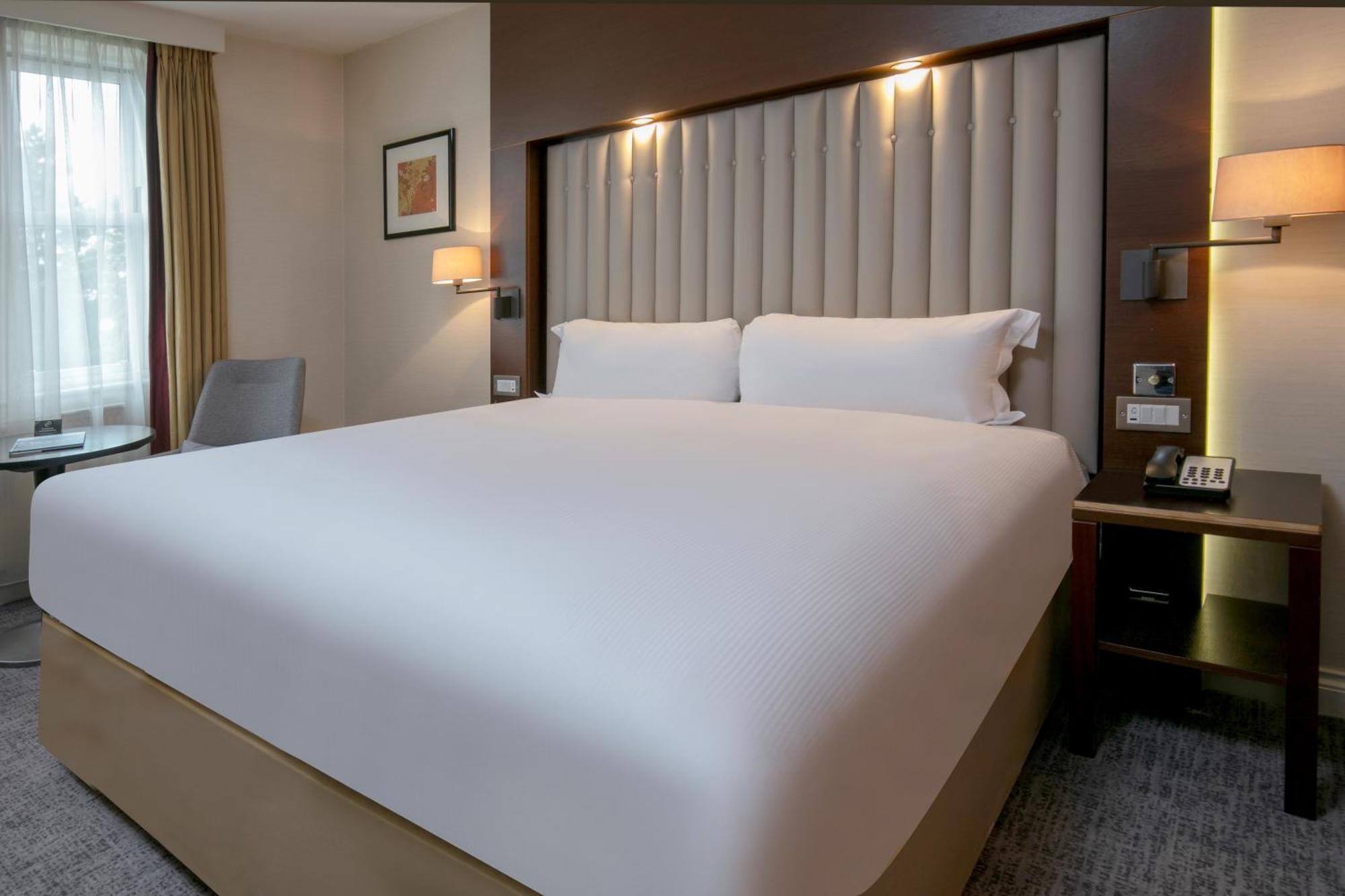 The Park Royal Hotel & Spa Warrington Room photo