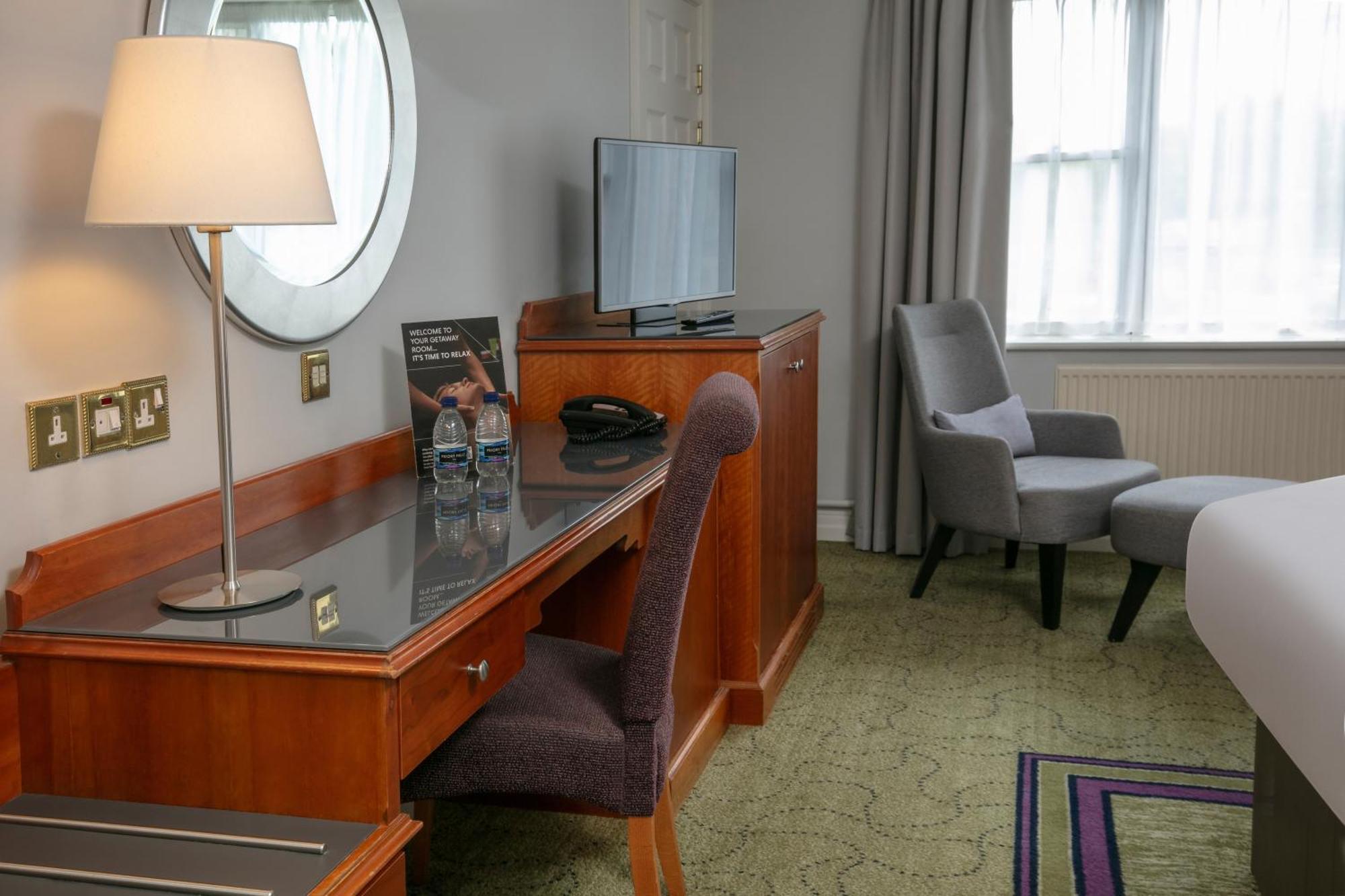 The Park Royal Hotel & Spa Warrington Room photo